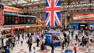 A Walk Through The London Victoria Station London England [upl. by Arde35]